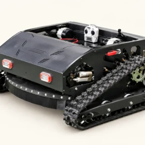 800L-A tracked mower with open engine compartment